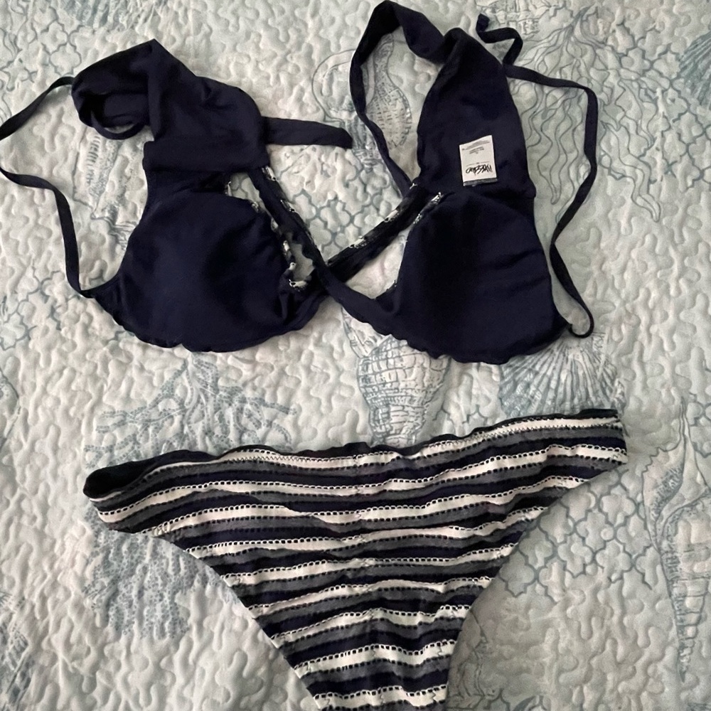 Mossimo Bikini - Picture 3 of 3